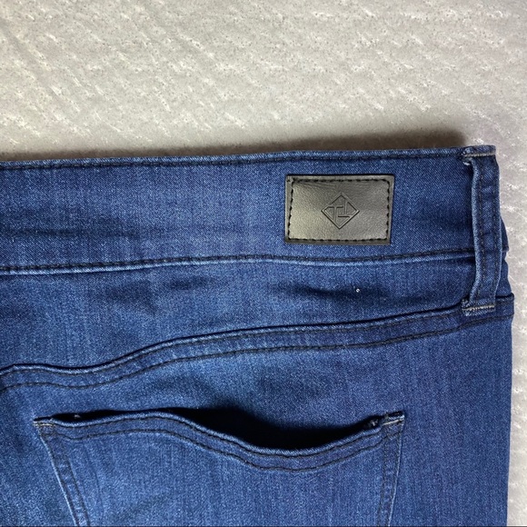 Truth & Theory Dark Wash Denim Stretchy Skinny Leg - Picture 8 of 9